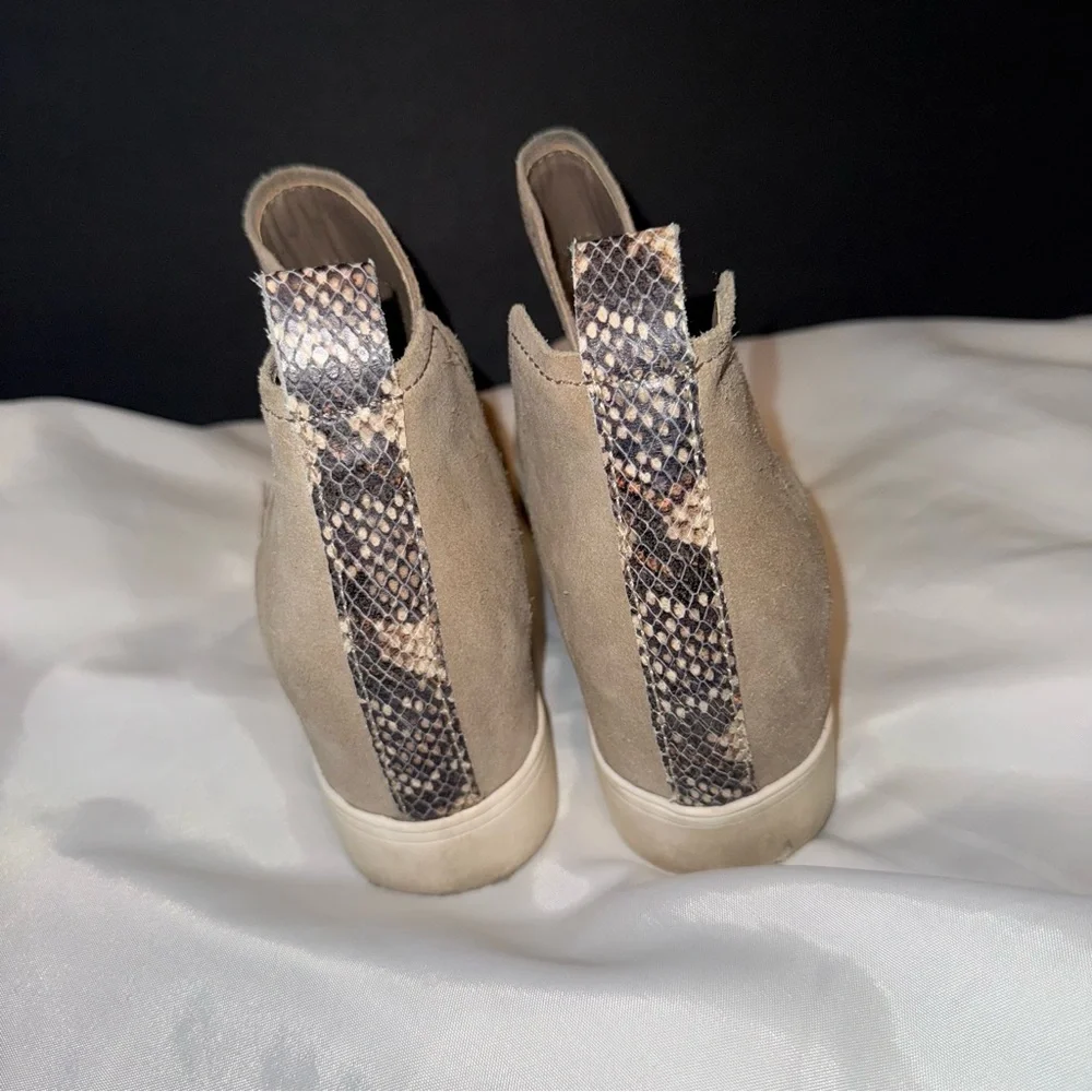 Women's 8.5 Beige Tan‎ Suede Ankle Wedge Slip-on Boots Casual